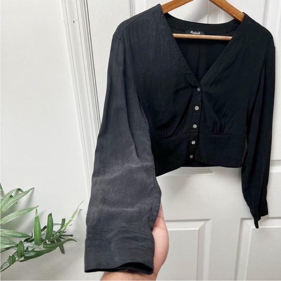 Madewell V-Neck Button-Front Shirt in Black - Picture 6 of 11